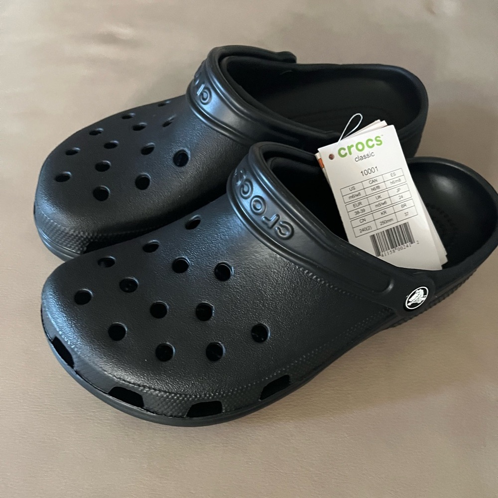 CROCS Black Size Men’s 6 / Women’s 8